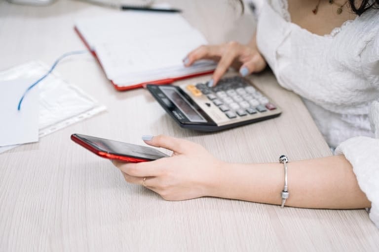 arrondir les fins de mois avec deux emplois