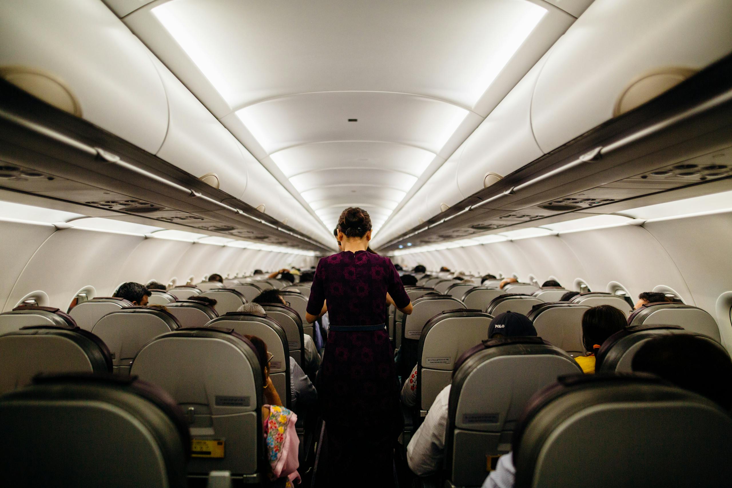 combien gagne une hôtesse de l'air