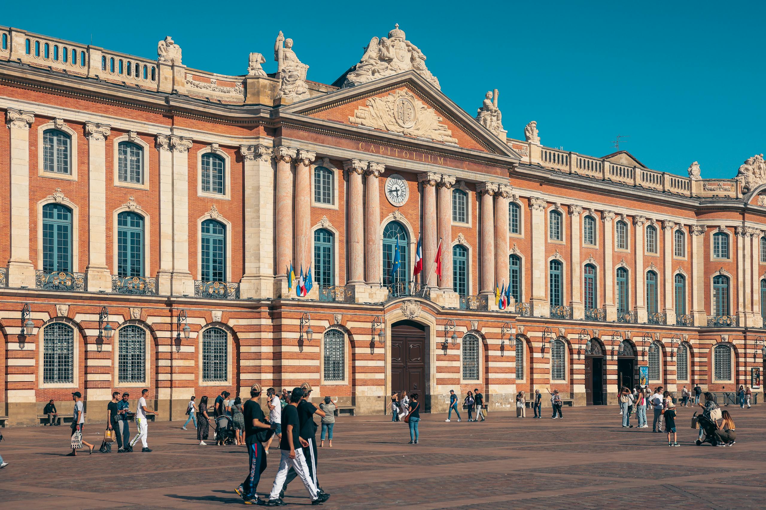 La place du Capitole à Toulouse, ville universitaire où l'on peut se connecter à l'ENT Mirail